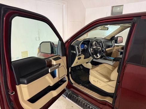 Used 2016 Ford F150 Lariat w/ Equipment Group 502A Luxury AWD/4WD image 9