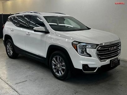 Used 2024 GMC Terrain SLT