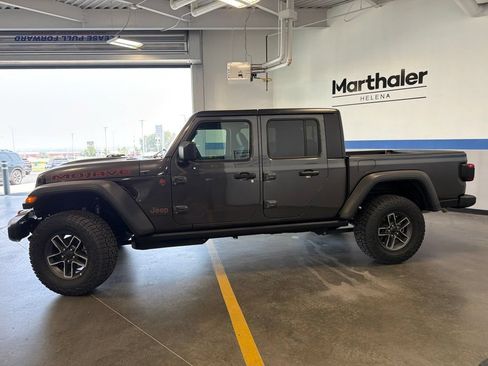 Used 2026 Jeep Gladiator Mojave AWD/4WD image 8