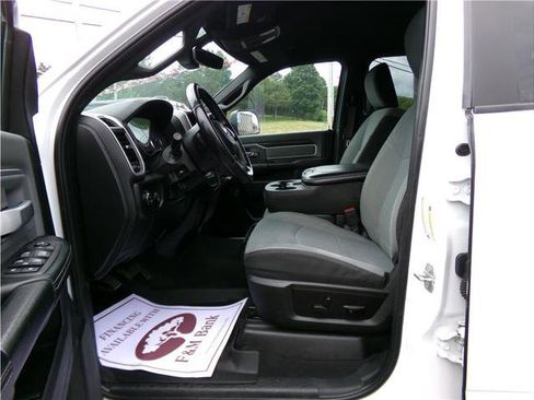 Used 2021 RAM 2500 Big Horn w/ Level 1 Equipment Group image 4