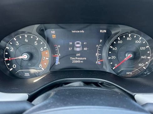 Used 2023 Jeep Compass Limited AWD/4WD image 12