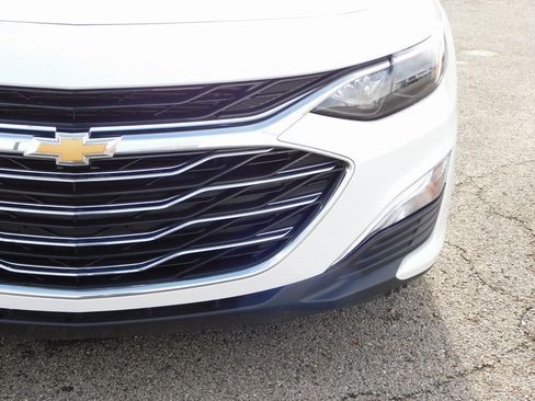 Used 2024 Chevrolet Malibu LS w/ Driver Confidence Package image 9