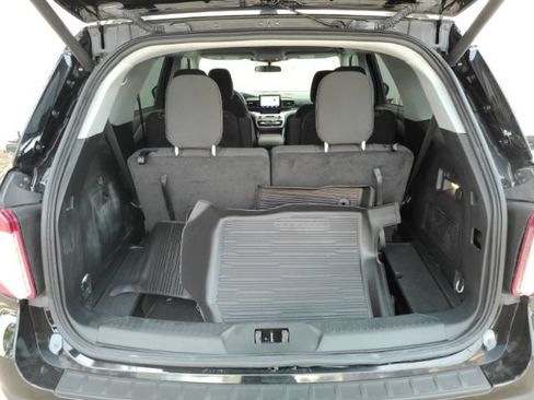 Used 2023 Ford Explorer XLT RWD image 24