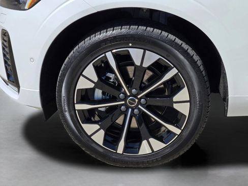 New 2026 Volvo XC60 B5 Plus w/ Protection Package Premier image 12