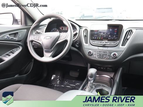 Used 2024 Chevrolet Malibu LT FWD image 13