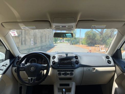 Used 2014 Volkswagen Tiguan SE FWD image 16