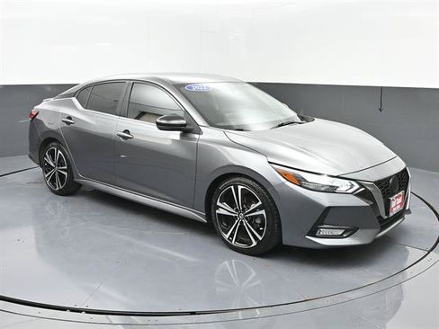Used 2022 Nissan Sentra SR w/ Electronics Package FWD image 2