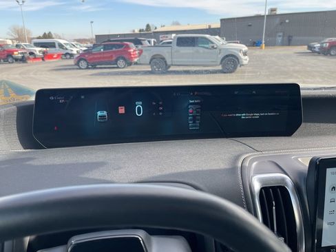 Used 2025 Ford Expedition Max Platinum w/ Driver's Package image 19