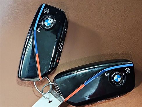 Used 2025 BMW X7 M60i image 57