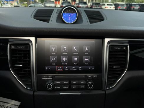 Used 2018 Porsche Macan Sport Edition AWD/4WD image 30