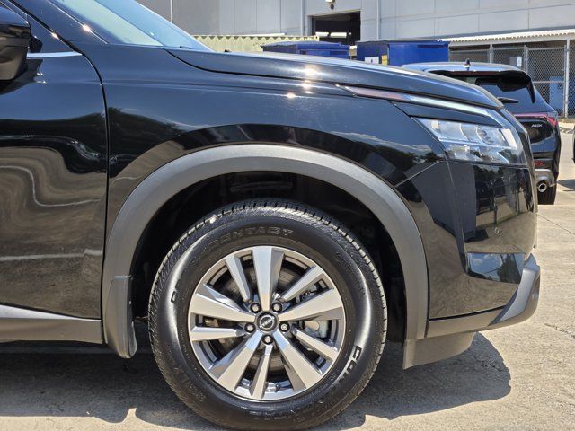 Used 2024 Nissan Pathfinder SL FWD image 10