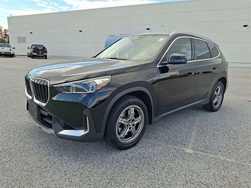 Used 2023 BMW X1 xDrive28i image 6