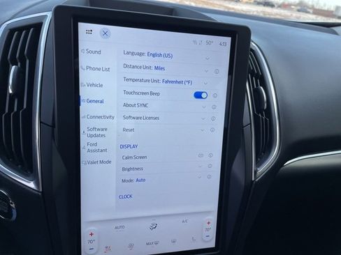 Used 2022 Ford Edge Titanium image 39