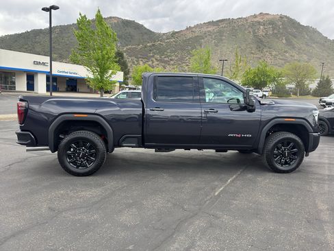 New 2026 GMC Sierra 2500 AT4 w/ Technology Package AWD/4WD image 9