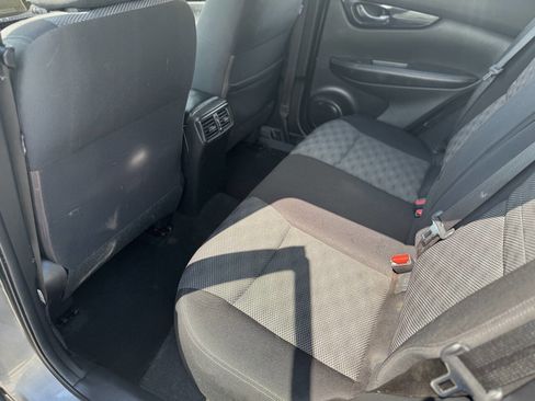 Used 2017 Nissan Rogue Sport SV FWD image 11