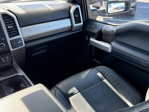 Certified 2019 Ford F250 Lariat w/ Lariat Ultimate Package image 14