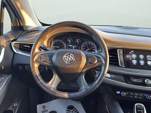 Used 2019 Buick Enclave Essence FWD image 12