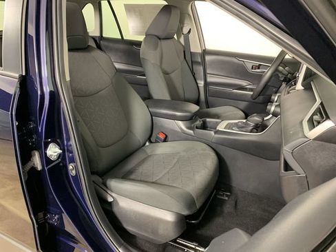 Used 2024 Toyota RAV4 XLE AWD/4WD image 37