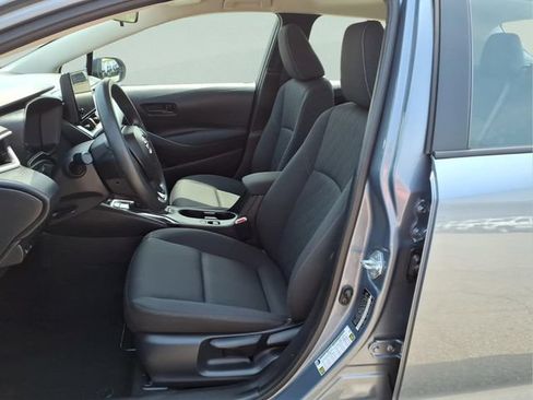 Used 2025 Toyota Corolla LE FWD image 12