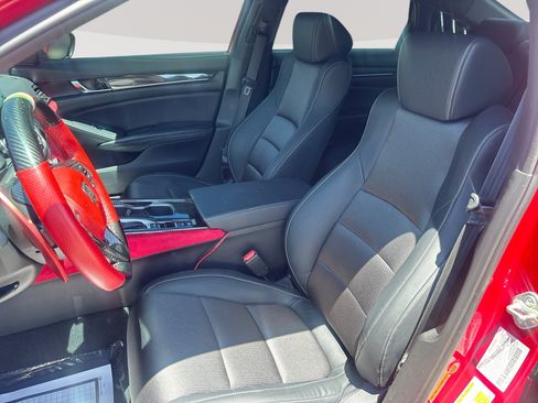 Used 2018 Honda Accord Sport image 13