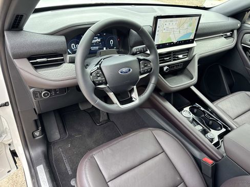 New 2026 Ford Explorer Platinum image 10