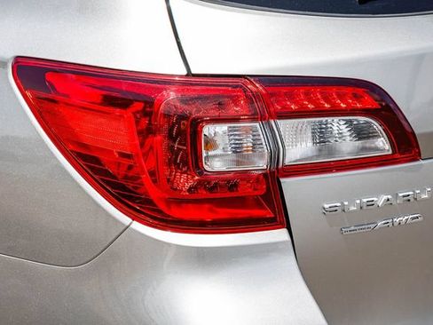 Used 2016 Subaru Outback 2.5i Premium AWD/4WD image 10