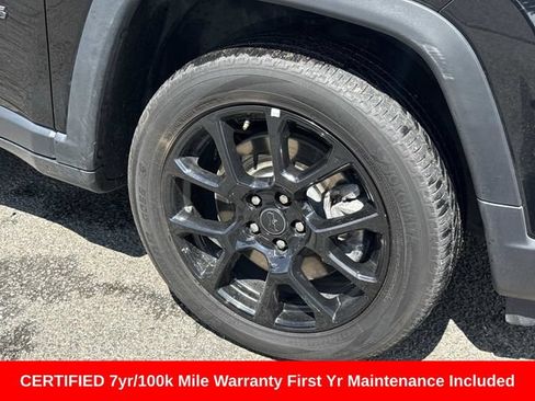 Used 2025 Jeep Compass Latitude w/ Altitude Special Edition AWD/4WD image 8