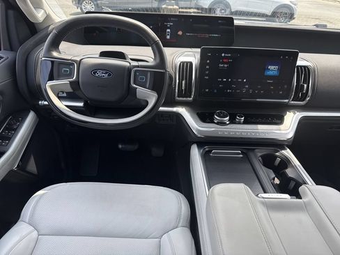 Used 2025 Ford Expedition Max Platinum w/ Driver's Package AWD/4WD image 23