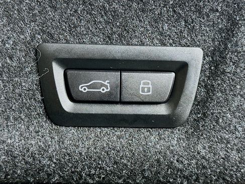 Used 2025 BMW 330i Sedan image 31