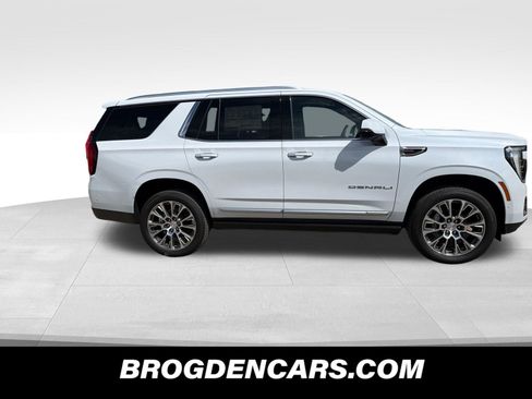 New 2026 GMC Yukon Denali w/ Denali Reserve Package AWD/4WD image 2
