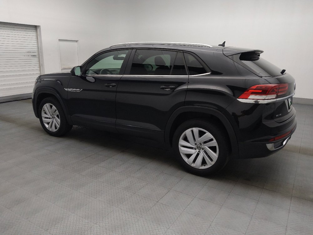 Used 2023 Volkswagen Atlas Cross Sport SE w/ Panoramic Sunroof Package FWD image 3