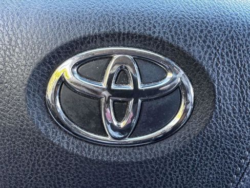 Used 2019 Toyota Highlander XLE AWD/4WD image 31