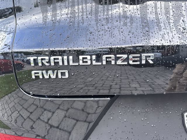 Used 2021 Chevrolet TrailBlazer LT w/ Convenience Package AWD/4WD image 39