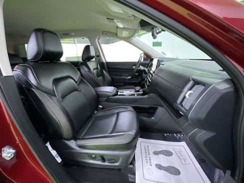 Used 2024 Nissan Pathfinder SL image 30