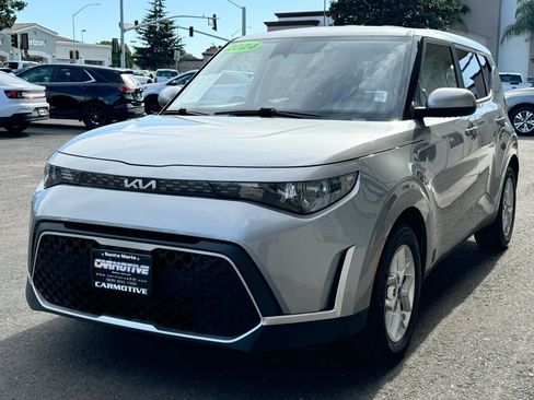 Used 2024 Kia Soul LX w/ Option Group 015 FWD image 7