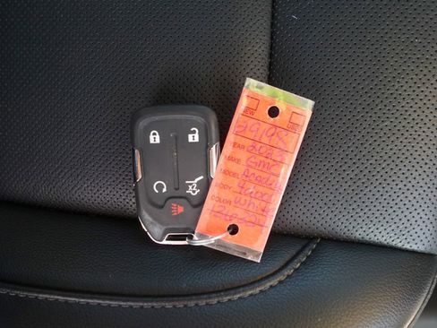 Used 2023 GMC Acadia SLT w/ Elevation Edition image 40