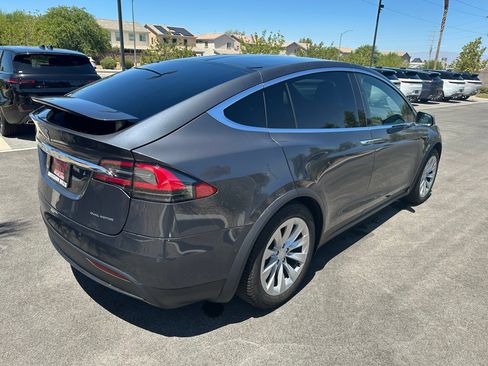Used 2019 Tesla Model X AWD/4WD image 2