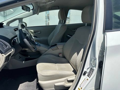 Used 2015 Toyota Prius Two FWD image 9