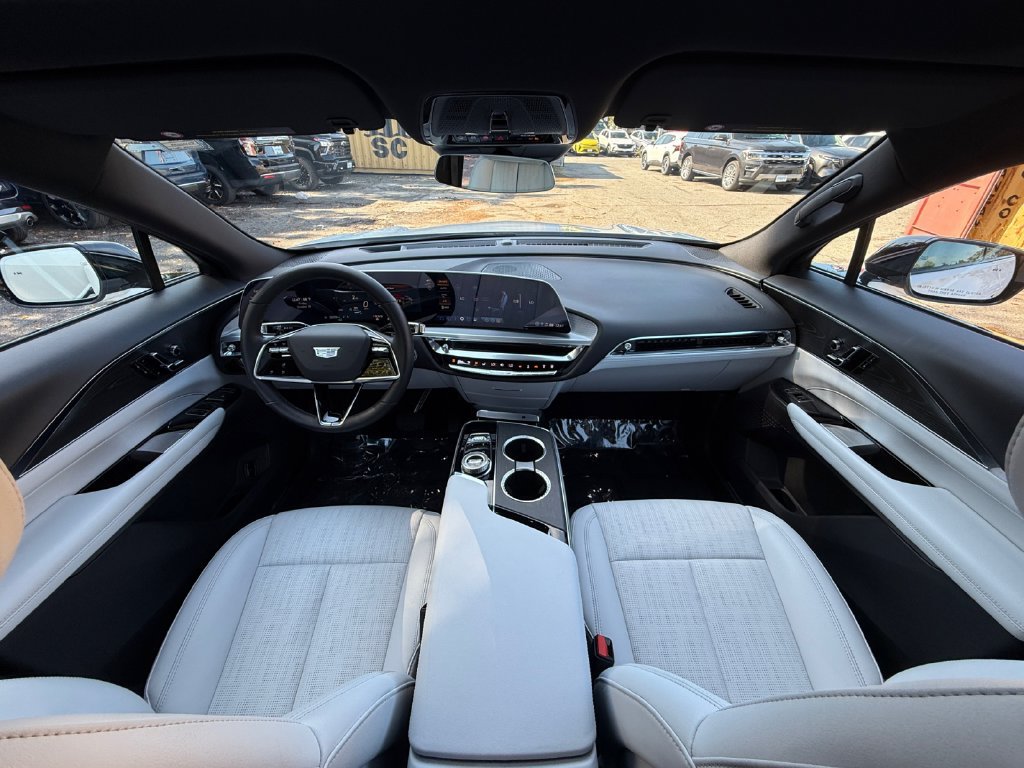 Used 2024 Cadillac Lyriq Luxury RWD image 23