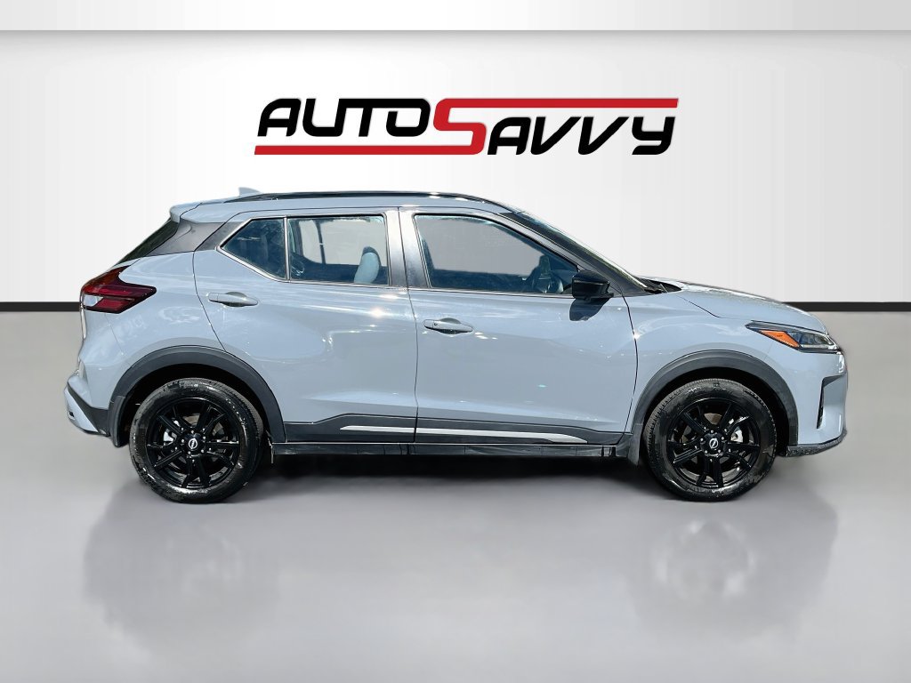 Used 2023 Nissan Kicks SR w/ SR Premium Package FWD image 8