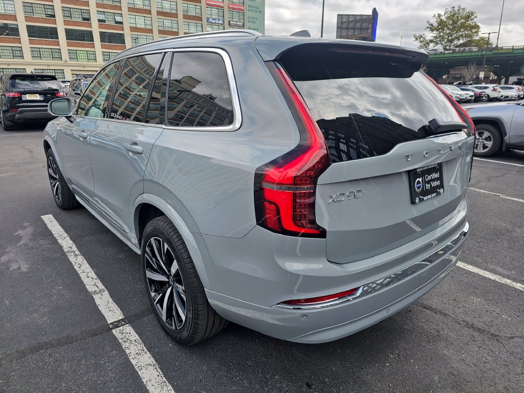 Certified 2025 Volvo XC90 B5 Core AWD/4WD image 2