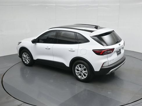 Certified 2025 Ford Escape Active w/ Tech Pack #1 FWD image 43