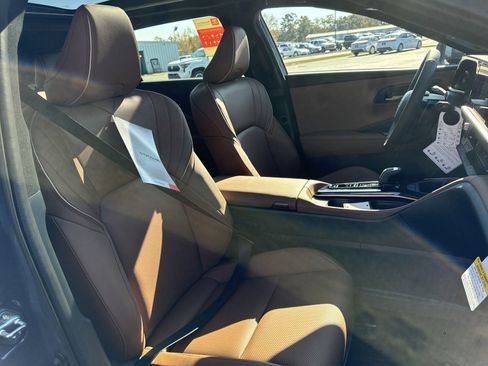 New 2025 Toyota Crown Signia image 35