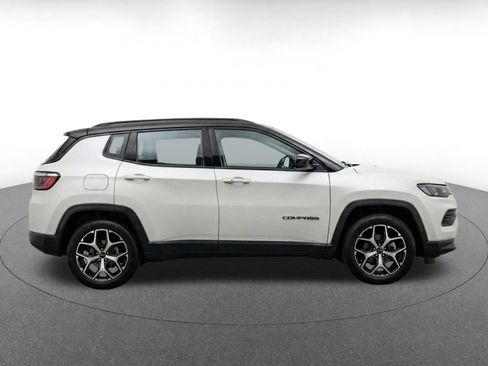 Used 2025 Jeep Compass Limited AWD/4WD image 10
