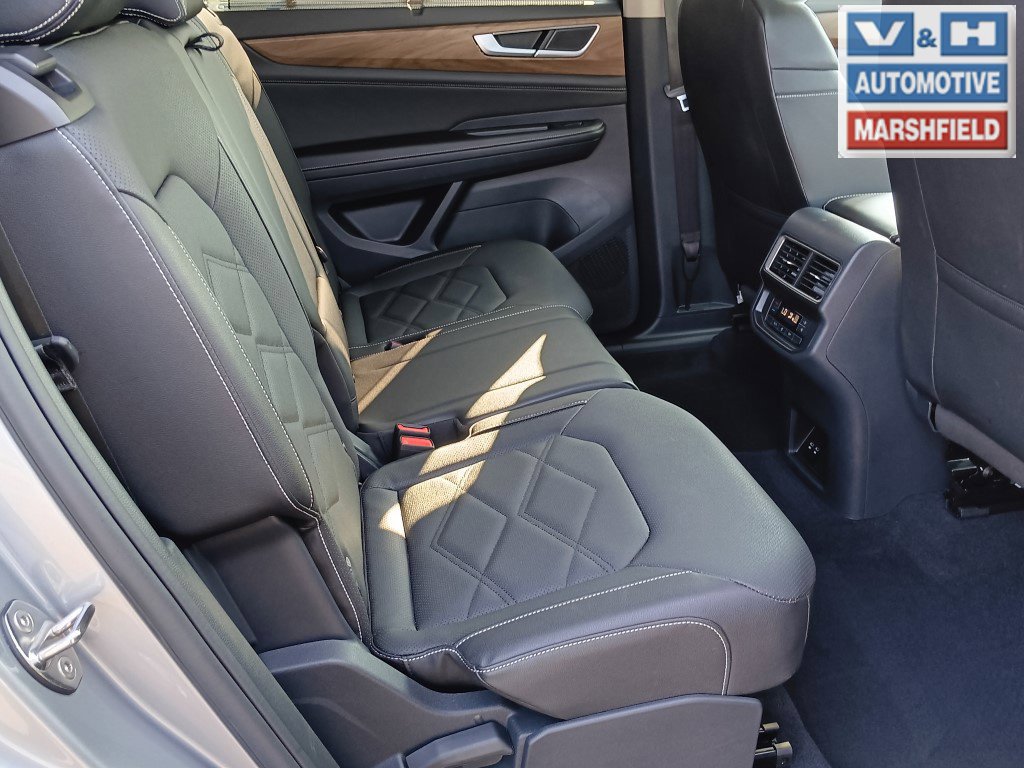 Used 2025 Volkswagen Atlas SE AWD/4WD image 29