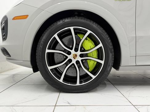 Certified 2021 Porsche Cayenne Turbo S AWD/4WD image 16