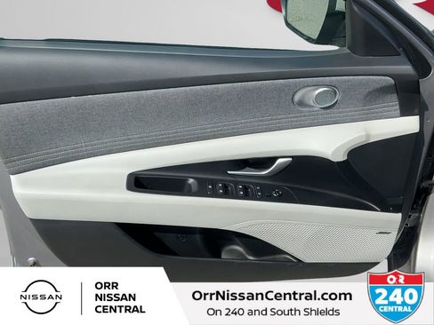 Used 2024 Hyundai Elantra Limited image 16