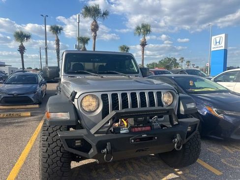 Used 2020 Jeep Gladiator Sport w/ Quick Order Package 24S image 3