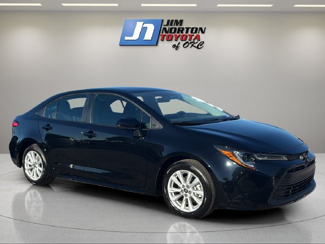 Used 2026 Toyota Corolla LE w/ LE Premium Package FWD image 3