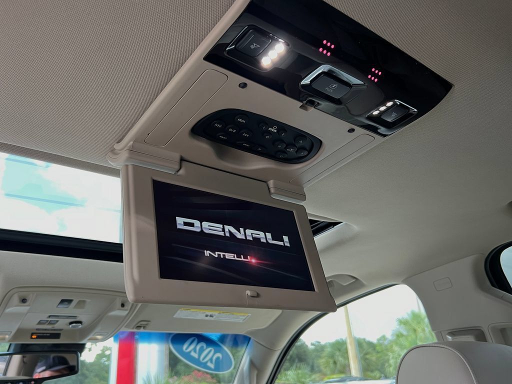 Used 2020 GMC Yukon Denali w/ Denali Ultimate Package RWD image 19